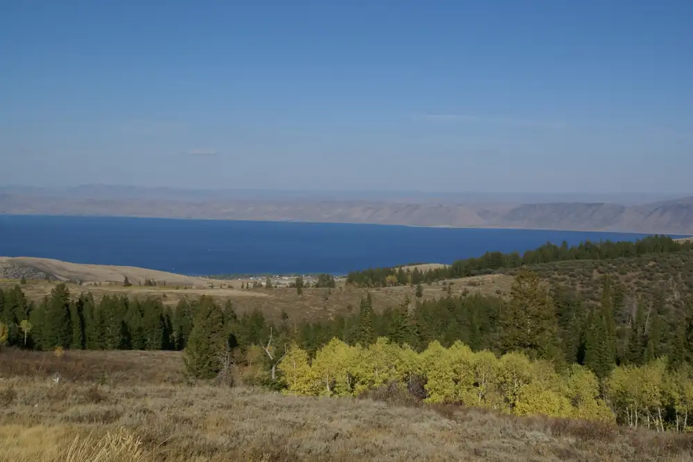 Bear Lake scenery (illustrative)